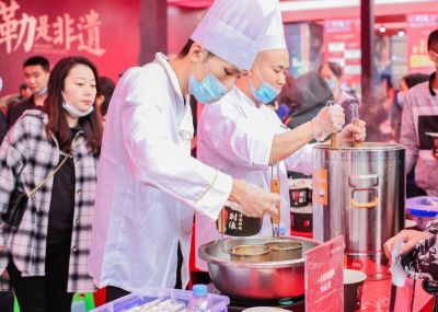 莊河開(kāi)火鍋加盟店，可以這樣抓住顧客心思！