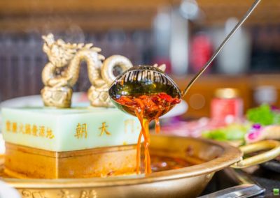 在重慶渝中區(qū)開(kāi)火鍋加盟店要注意什么？