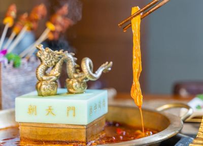 萬州開火鍋加盟店，如何讓年輕人產(chǎn)生興趣？