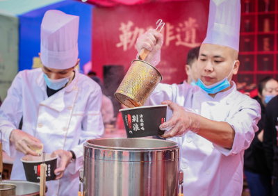 來朝天門吃火鍋，才是節(jié)假日的正確打開方式！