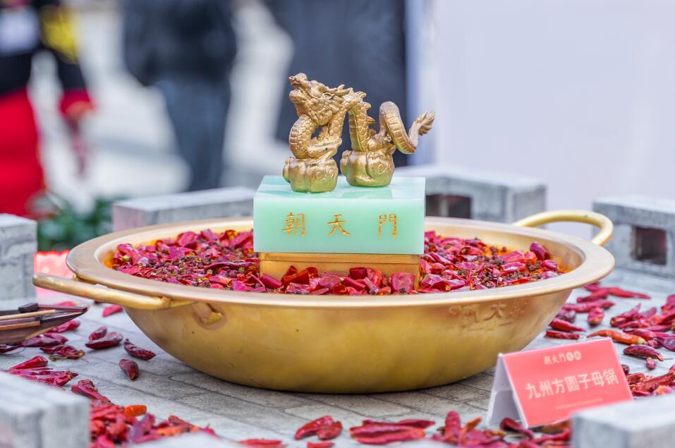 80萬開火鍋店加盟好還是自己開店好？