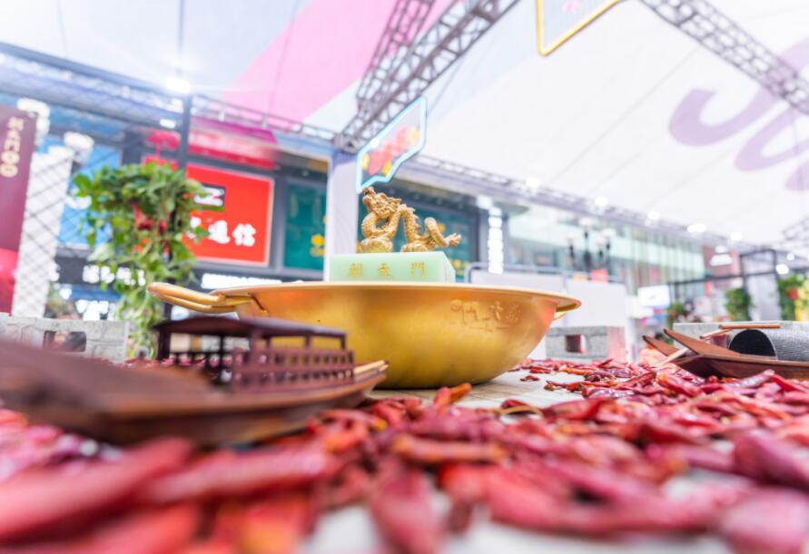 220萬能開一家多大規(guī)模的火鍋店？