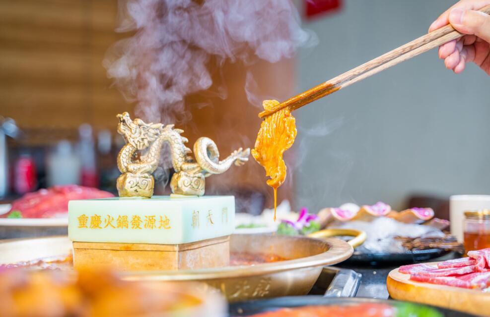 火鍋店的收入主要是靠什么來支撐的？ 