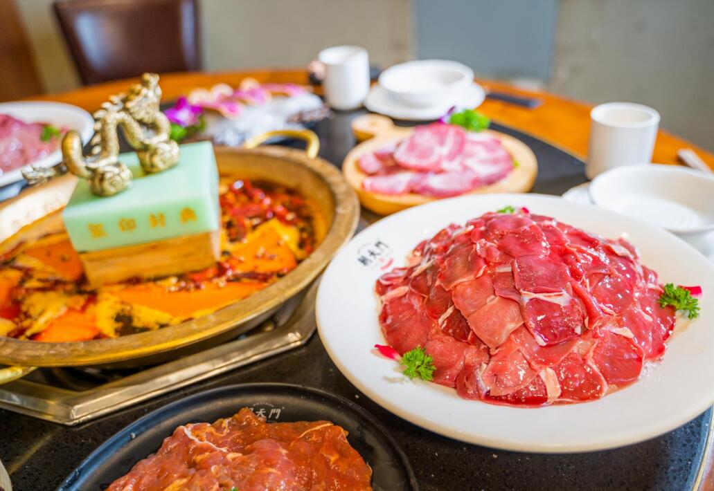 夏天吃火鍋有多痛快？來體驗(yàn)酣暢淋漓的感覺！