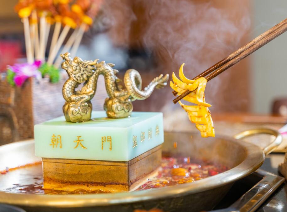 北票開(kāi)火鍋加盟店，如何裝修有設(shè)計(jì)感？