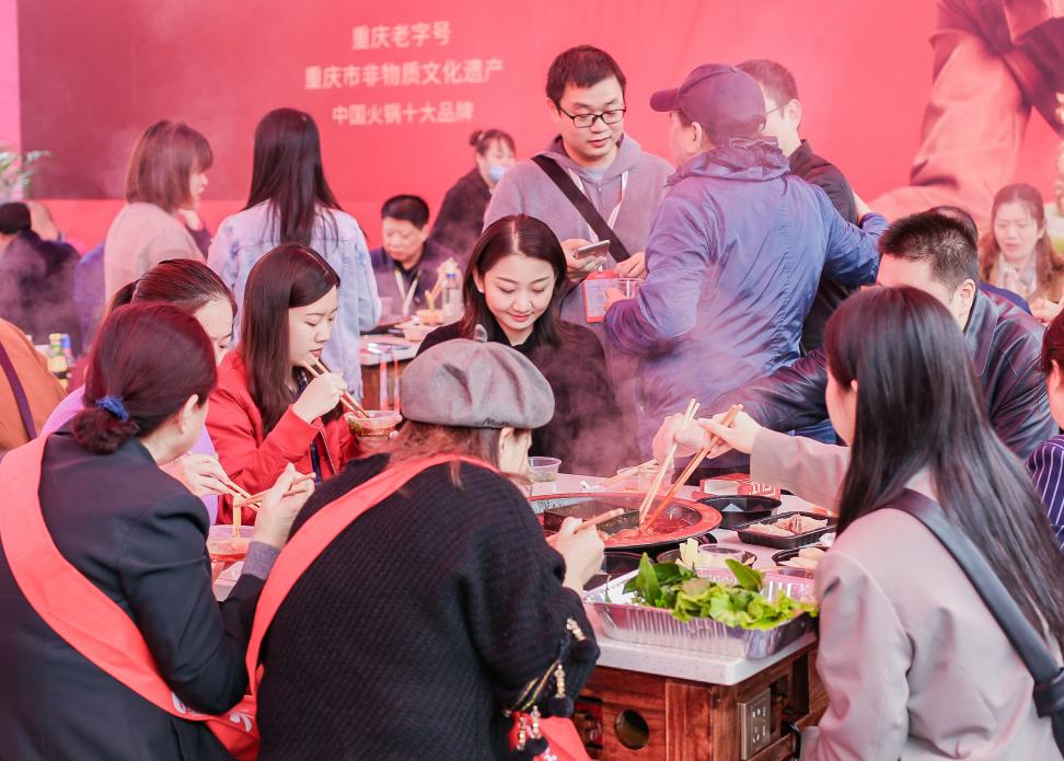 為什么現(xiàn)在的火鍋店都在開(kāi)拓甜品賽道？