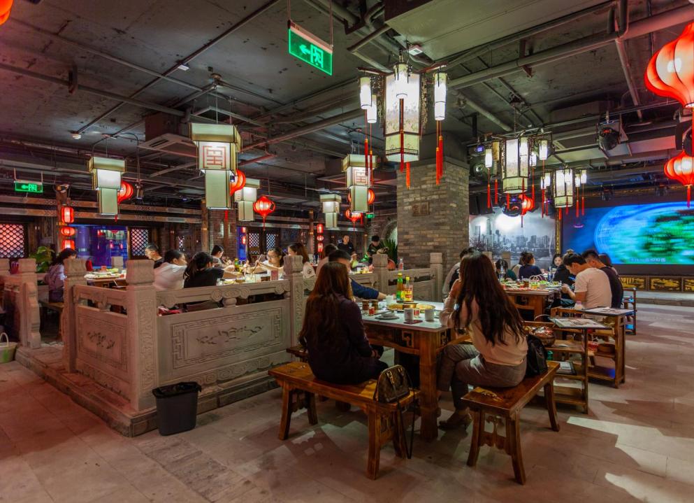 開火鍋店如何利用店門前的廣告位宣傳？