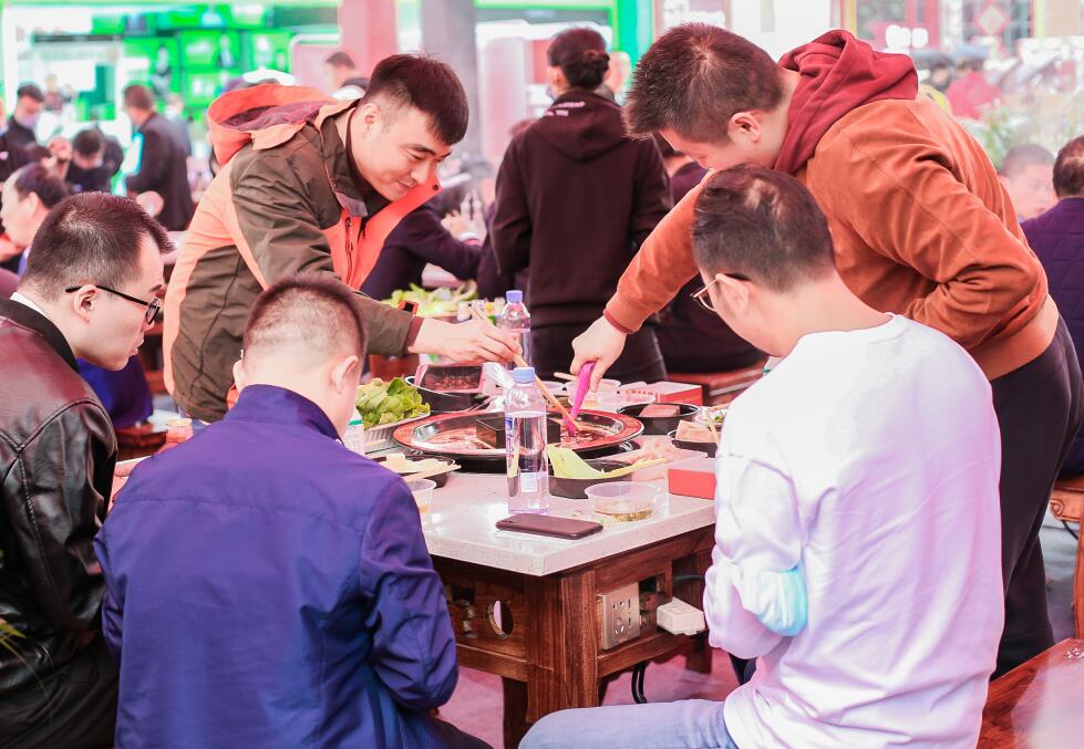 阿爾山開火鍋加盟店，如何戳中顧客的心？