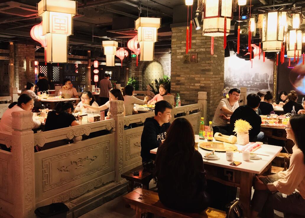 在洪崖洞吃朝天門(mén)火鍋是種什么體驗(yàn)？