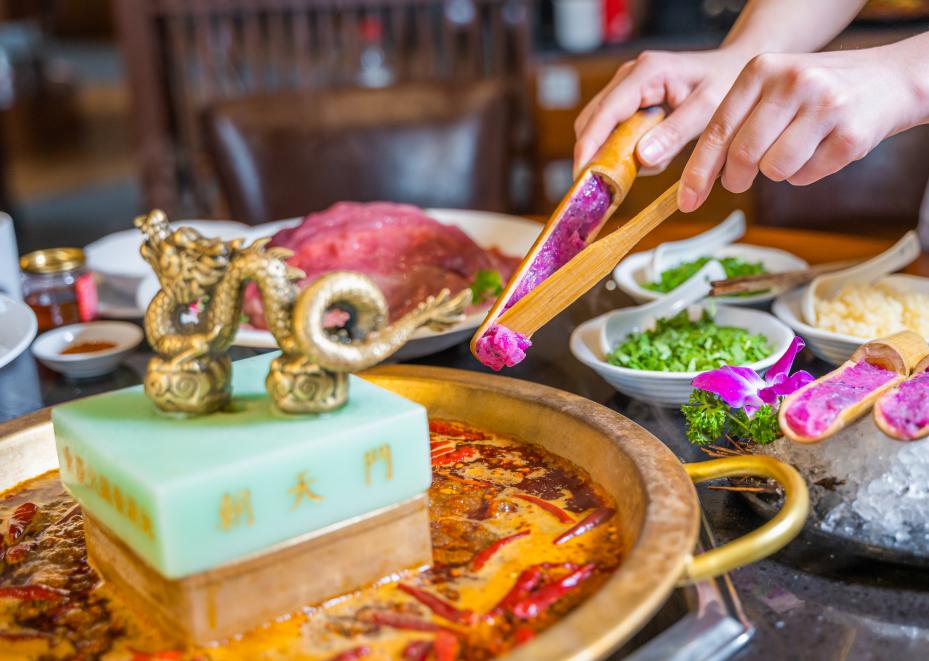 重慶有名氣的火鍋品牌有哪些？這家的歷史有點(diǎn)久遠(yuǎn)！
