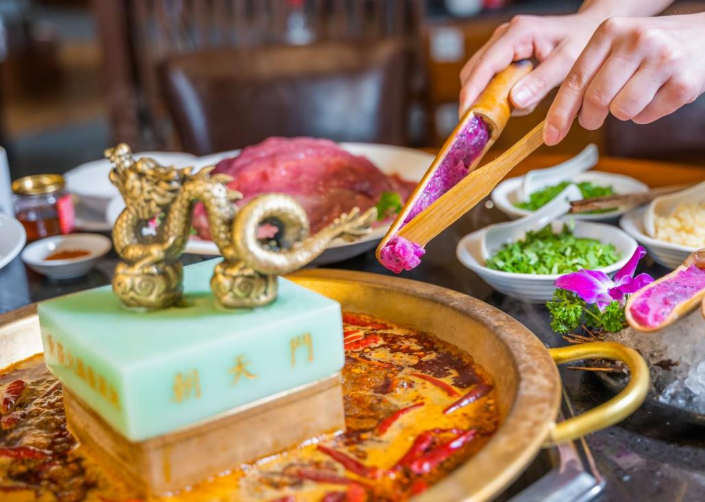 特色火鍋技術(shù)加盟好還是品牌加盟好？