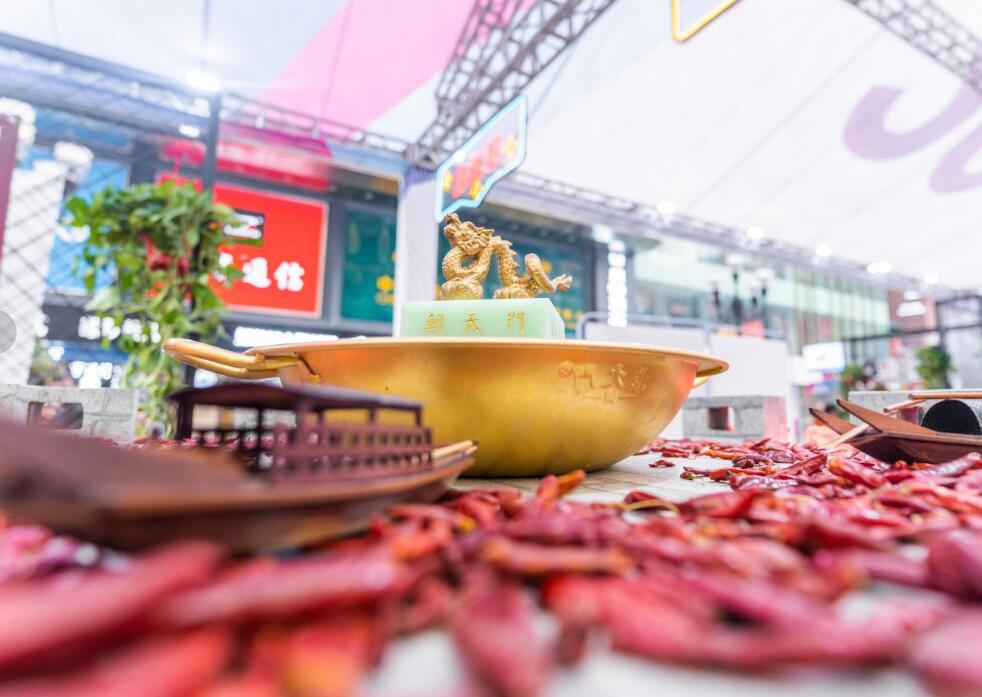 火鍋店沒(méi)錢做廣告？不妨試試免費(fèi)“廣告位”！