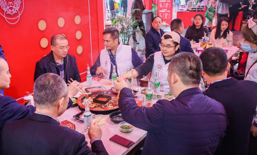 種草平臺(tái)接連翻車，網(wǎng)紅餐飲是否可信？