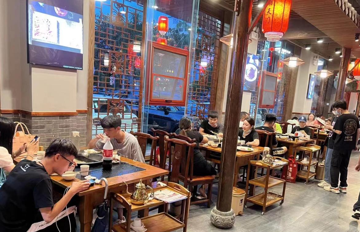 開火鍋店，自營好還是加盟好？