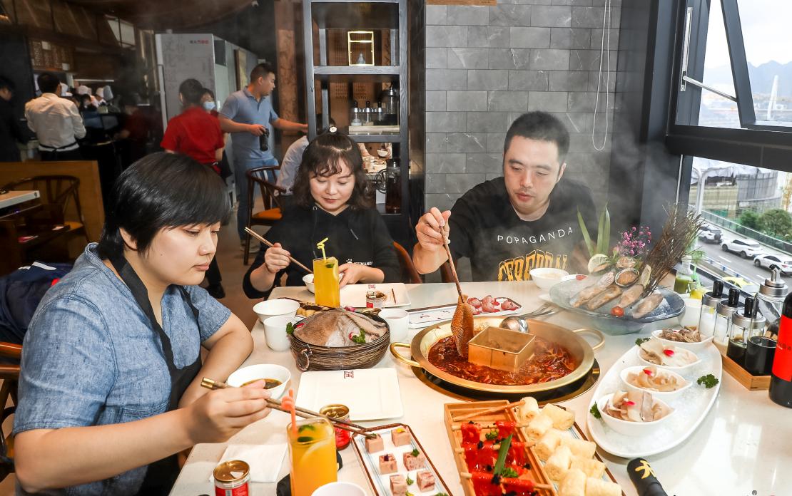 火鍋店衛(wèi)生問題頻發(fā)，怎樣才能給顧客“安全感？”