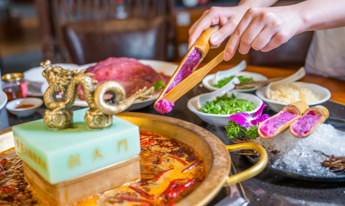 土到極致就是潮？餐廳越“土”，生意越好？