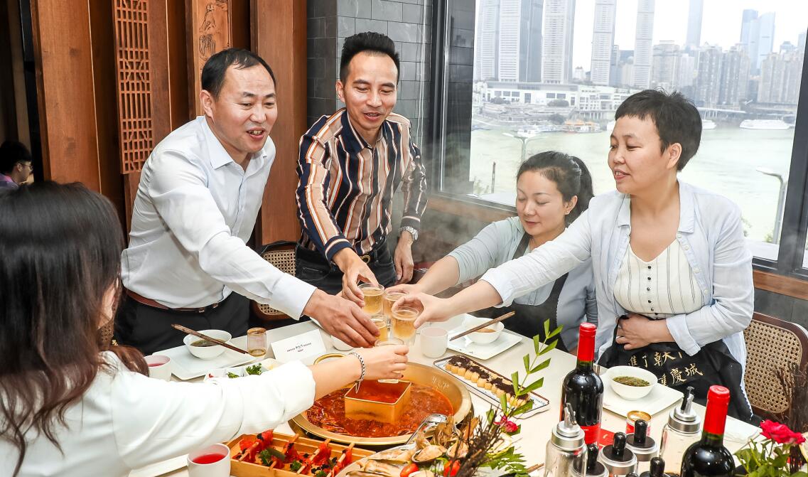 夏天不吃火鍋？做好四點(diǎn)，讓你全場(chǎng)爆滿！