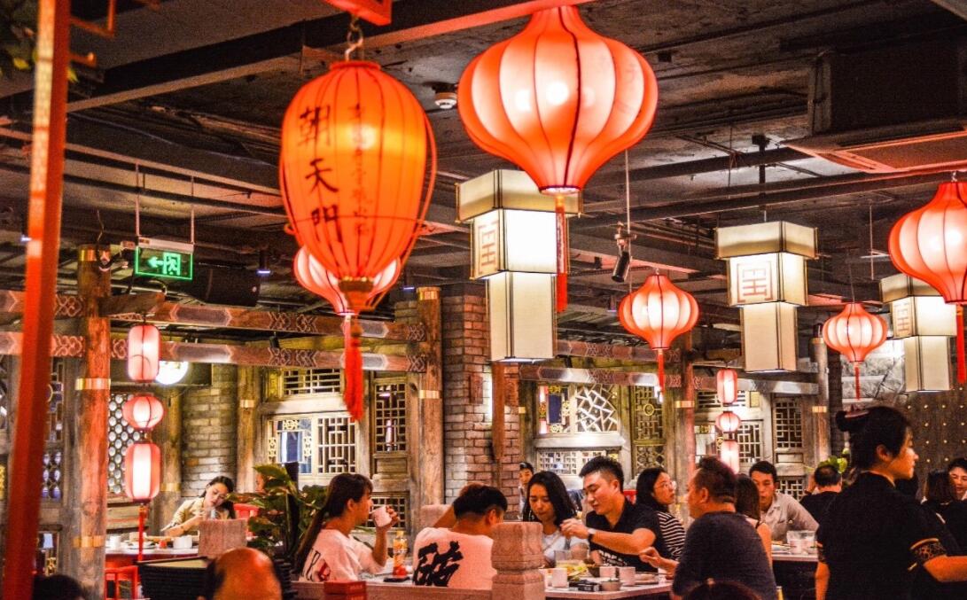 五類火鍋店裝修風(fēng)格，時尚正在路上，經(jīng)典永不過時！