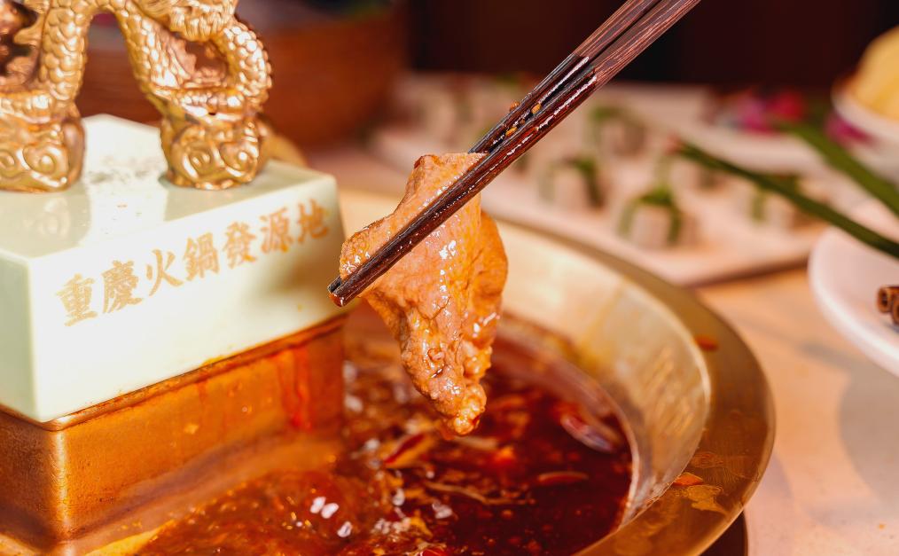 火鍋耙牛肉，好吃得不得了，難怪們店賣斷貨！