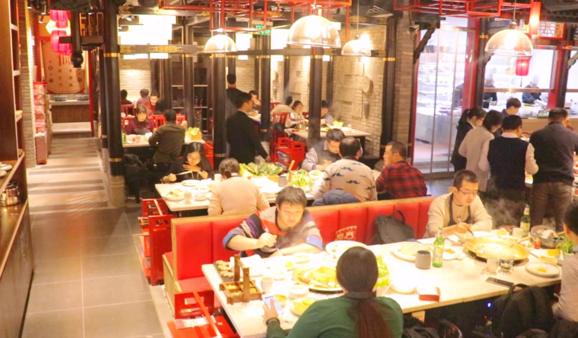 市井火鍋，生意好的秘密，居然是特色甜品！