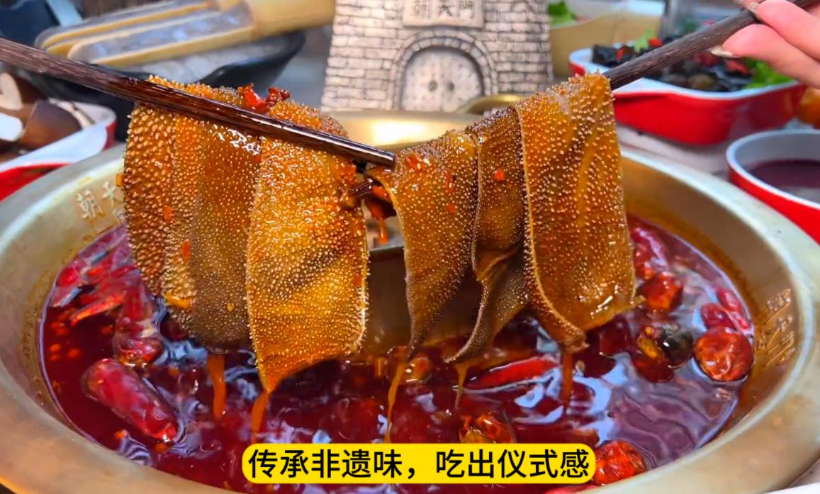 中秋節(jié)來(lái)重慶，感受山城美食魅力，旅行打卡攻略！