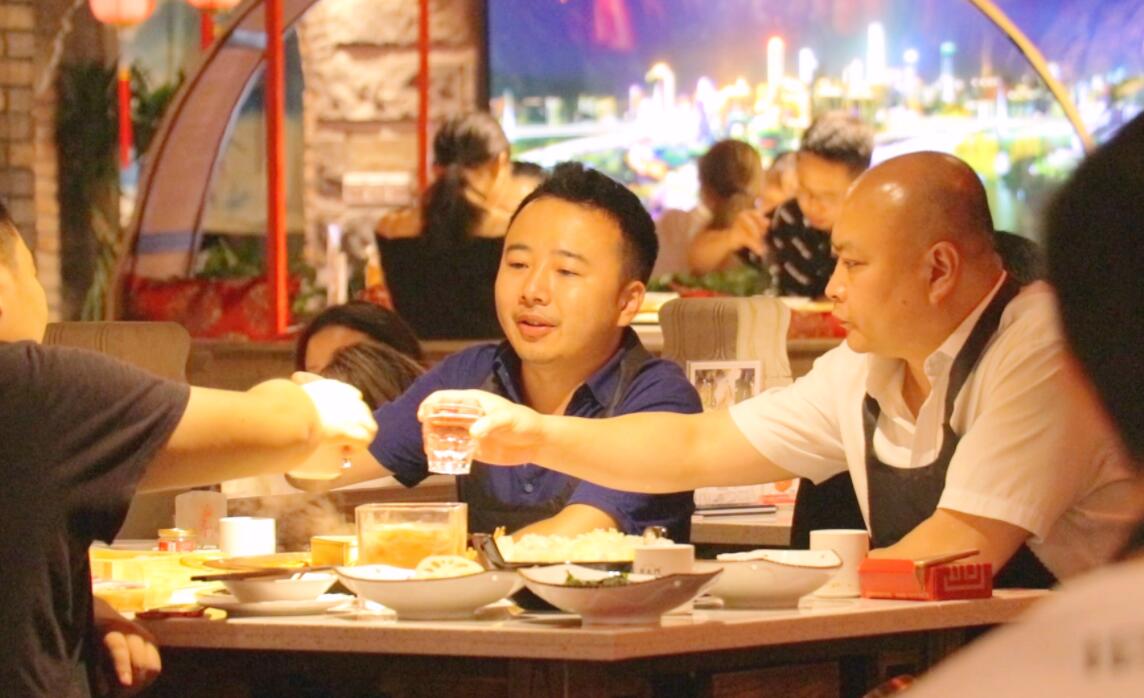 火鍋店選址在巷子里，如何招攬生意？